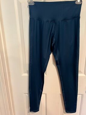 High-Waist Navy Active Leggings size M
